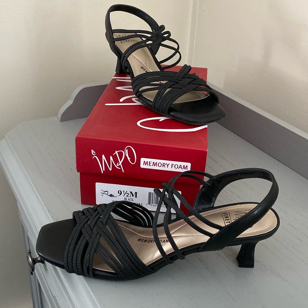 Like new!  Worn once comfy stretch sandals